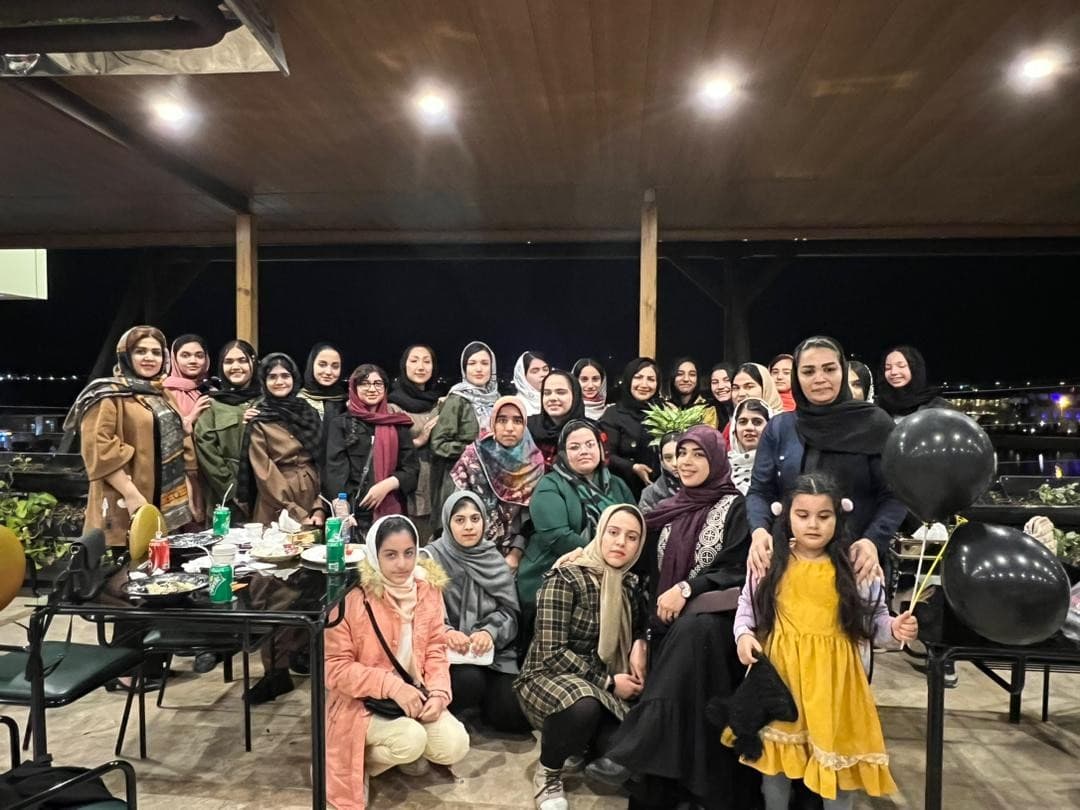 جشن تقدیر و تشکر دانش آموزان برتر دبیرستان متوسطه اول دانا